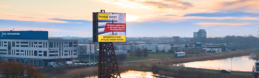 Reclamemast/LED scherm aan de A28 in Assen bij afslag Noord Reclamemast/LED scherm aan de A28 in Assen bij afslag Noord